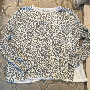 Olivaceous Layered Leopard Top with White Shell Underlay